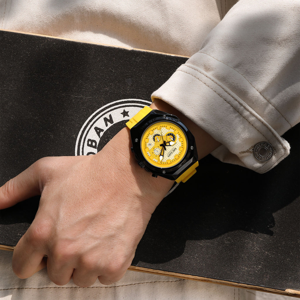 MEGIR Brand Men Quartz Watch Luxury Sport Wristwatches Waterproof Luminous 24 Hours Chronograph Clock Date Reloj Hombre 8118-2